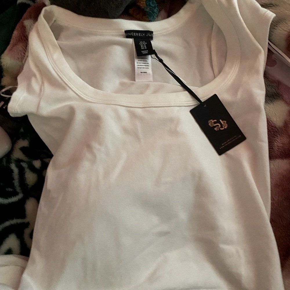 low crop top/short